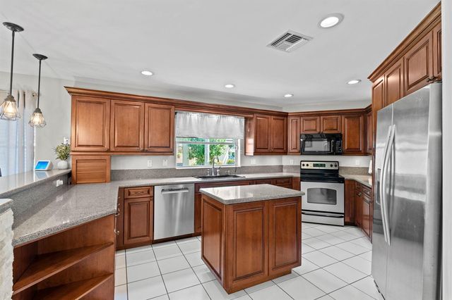 6220 NW 58th Way, Parkland, FL 33067