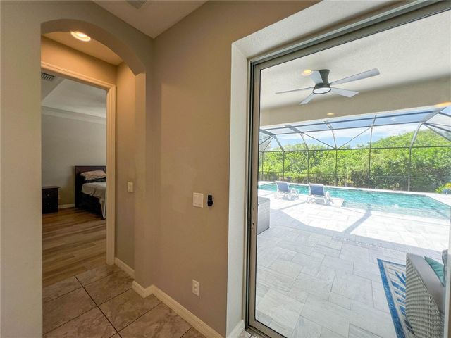 8033 CLEMENTINE LANE, Tampa, FL 33625