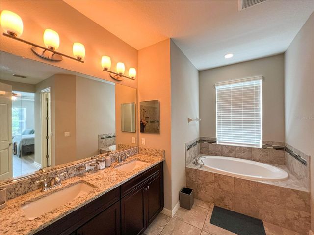 8033 CLEMENTINE LANE, Tampa, FL 33625