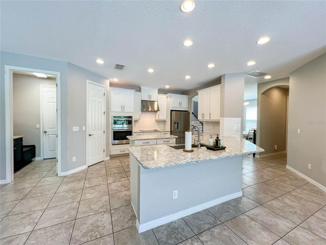 8033 CLEMENTINE LANE, Tampa, FL 33625