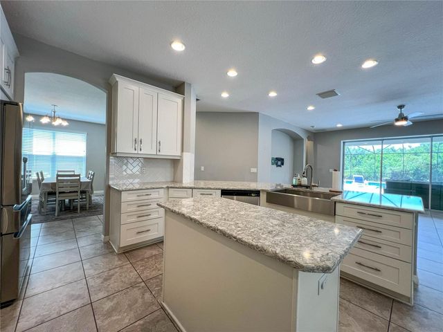 8033 CLEMENTINE LANE, Tampa, FL 33625