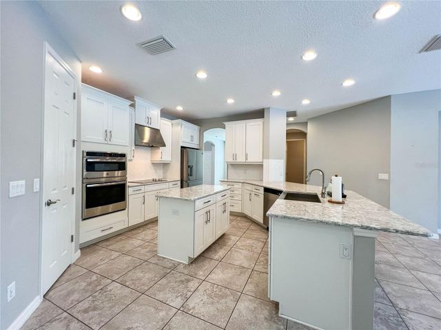 8033 CLEMENTINE LANE, Tampa, FL 33625