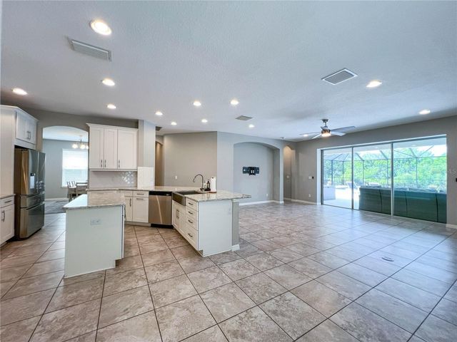 8033 CLEMENTINE LANE, Tampa, FL 33625
