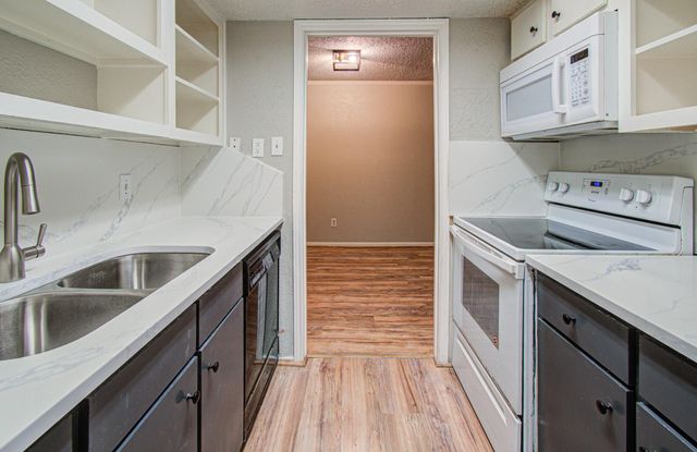 6410 Del Monte Drive 118, Houston, TX 77057
