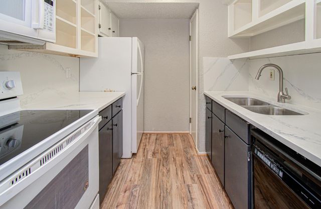 6410 Del Monte Drive 118, Houston, TX 77057
