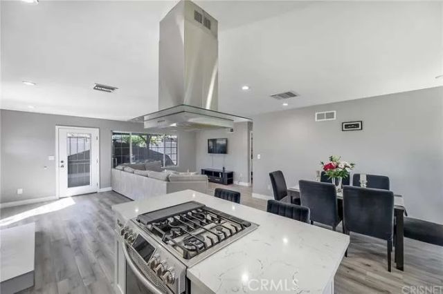 19221 Napa, Northridge, CA 91324