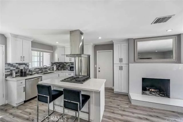 19221 Napa, Northridge, CA 91324