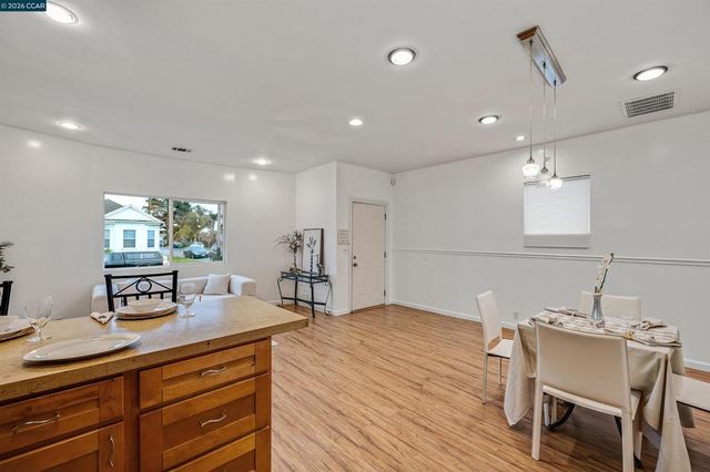 901 Florida Ave, Richmond, CA 94804