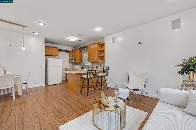 901 Florida Ave, Richmond, CA 94804
