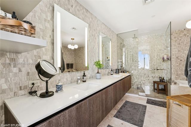 88 SW 7th Street 1804, Miami, FL 33130