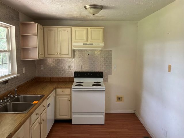 808 N Laurel Street, Walhalla, SC 29691