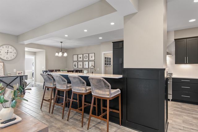 2762 NW 166th Court, Clive, IA 50325