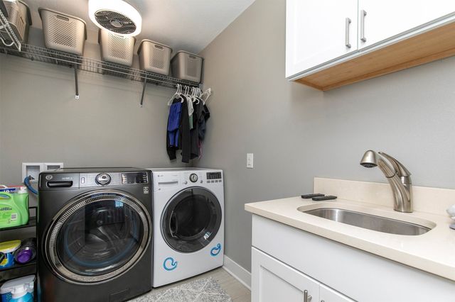 2762 NW 166th Court, Clive, IA 50325