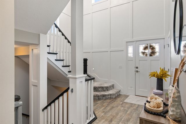 2762 NW 166th Court, Clive, IA 50325