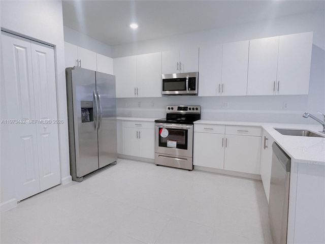 2603 SE 11th St, Homestead, FL 33035