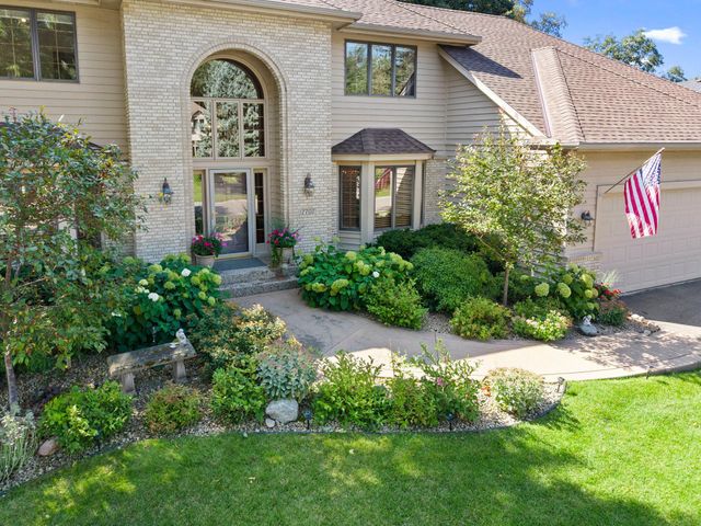 17707 Kingsbury Circle, Lakeville, MN 55044