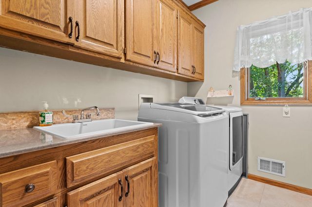 17707 Kingsbury Circle, Lakeville, MN 55044