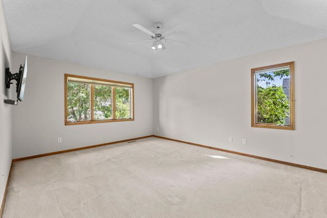17707 Kingsbury Circle, Lakeville, MN 55044