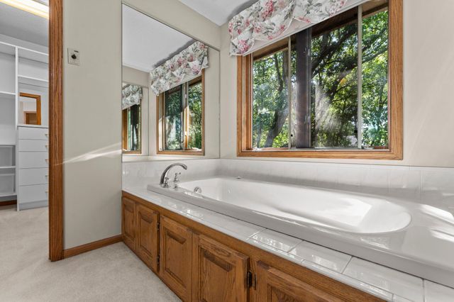 17707 Kingsbury Circle, Lakeville, MN 55044