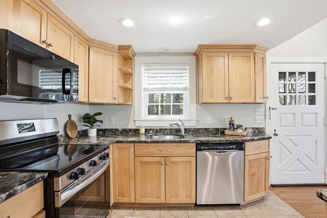 512 Spring St, Marshfield, MA 02050