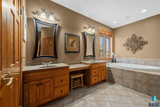 2505 S Big Timber Pl Place, Sioux Falls, SD 57105