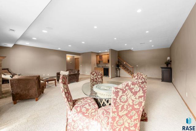 2505 S Big Timber Pl Place, Sioux Falls, SD 57105