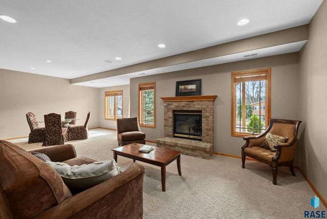 2505 S Big Timber Pl Place, Sioux Falls, SD 57105