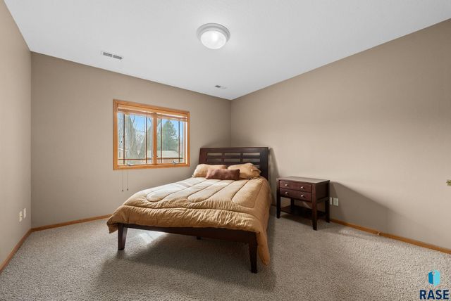 2505 S Big Timber Pl Place, Sioux Falls, SD 57105