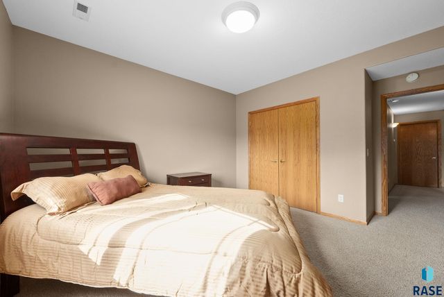 2505 S Big Timber Pl Place, Sioux Falls, SD 57105