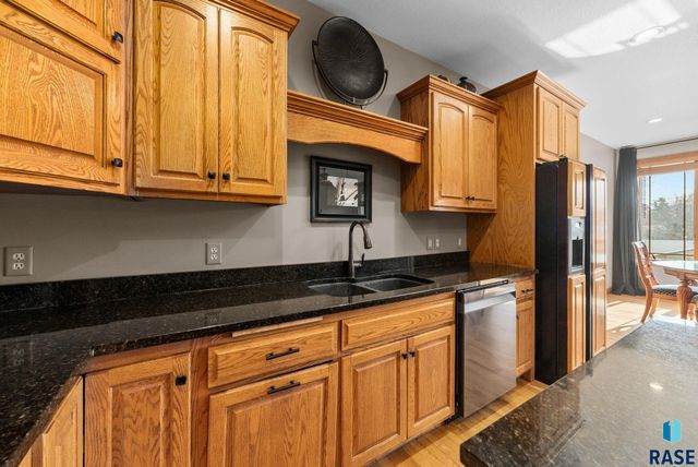 2505 S Big Timber Pl Place, Sioux Falls, SD 57105