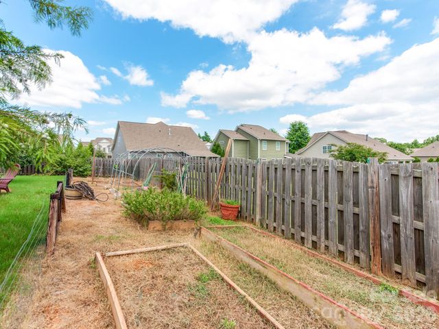 11013 Charmont Place, Huntersville, NC 28078