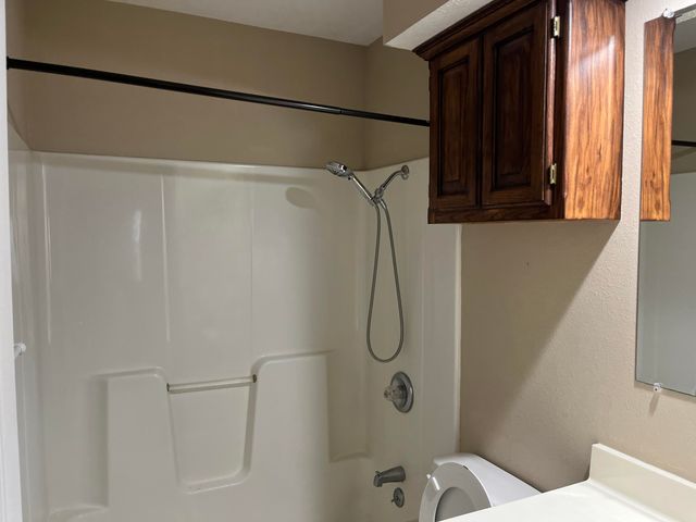 1002 Lake Road Drive, Cassville, MO 65625