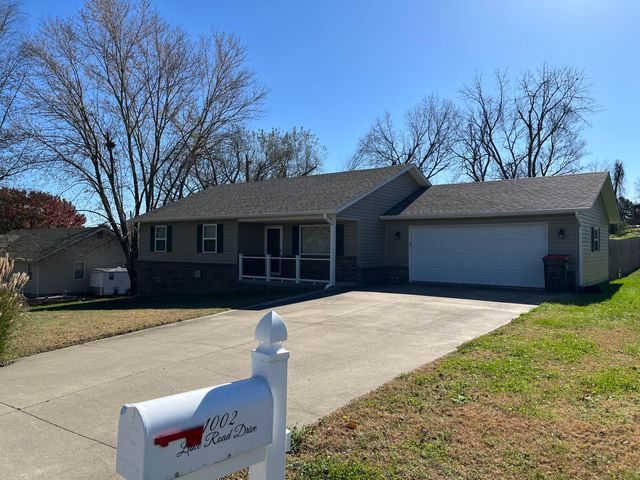 1002 Lake Road Drive, Cassville, MO 65625