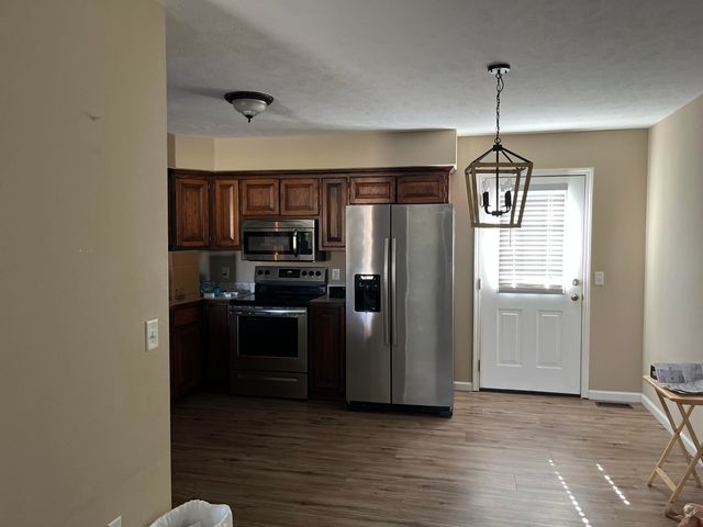 1002 Lake Road Drive, Cassville, MO 65625