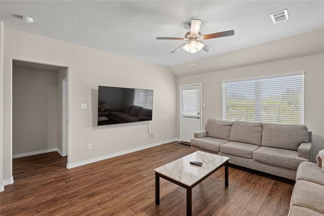 10617 Stag Lane, Fort Worth, TX 76036