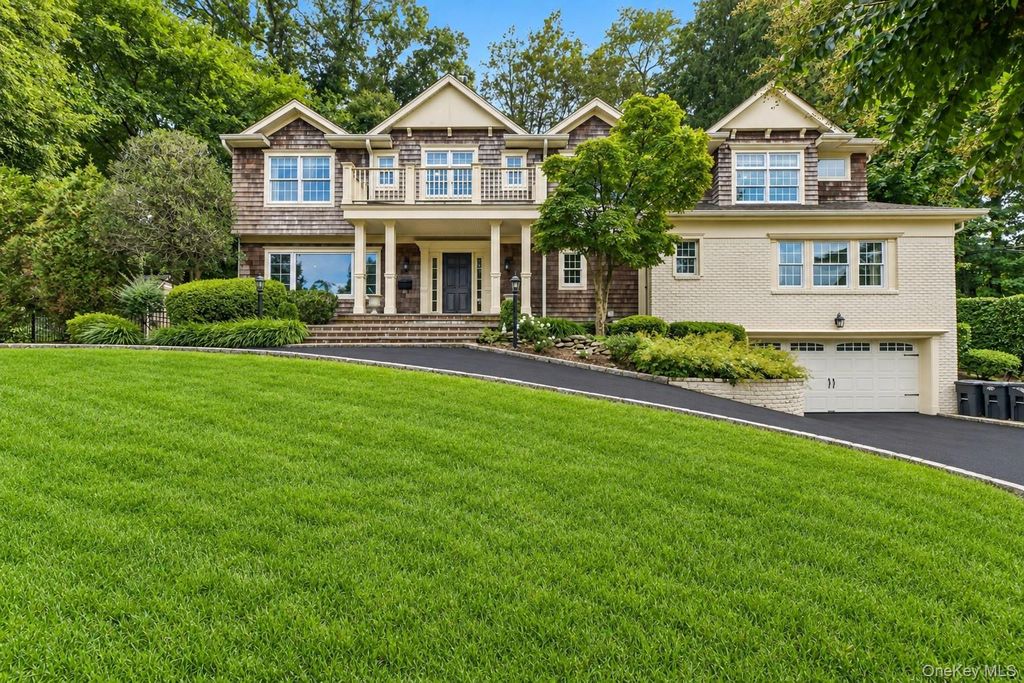 40 Poplar Drive, Roslyn, NY 11576 — photo 2