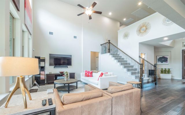 909 Catalina LN, Austin, TX 78737