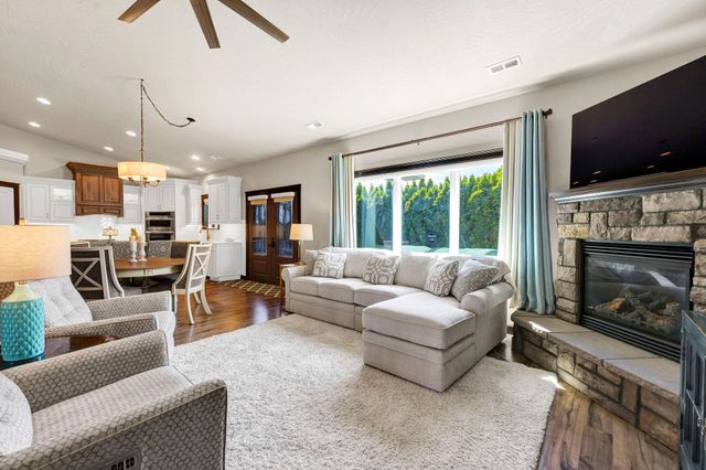 35 S Parkview Ct, Liberty Lake, WA 99019