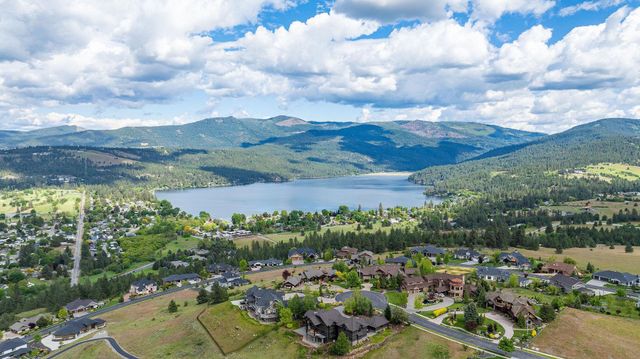 35 S Parkview Ct, Liberty Lake, WA 99019
