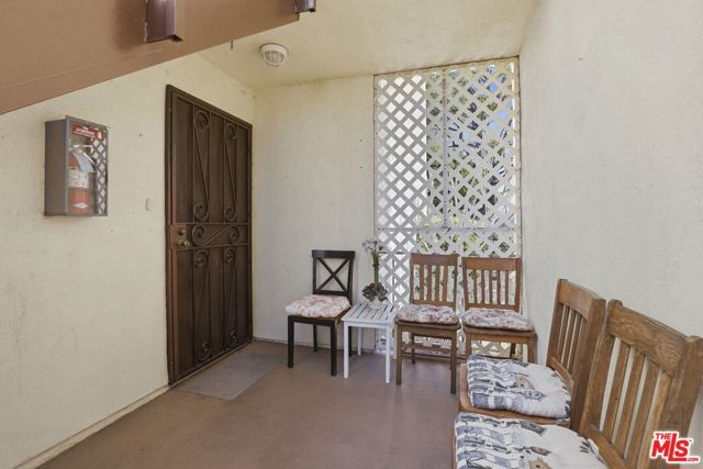 11813 Runnymede Street 30, North Hollywood (los Angeles), CA 91602