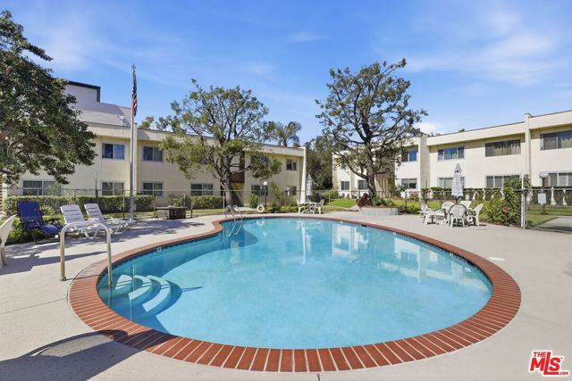 11813 Runnymede Street 30, North Hollywood (los Angeles), CA 91602