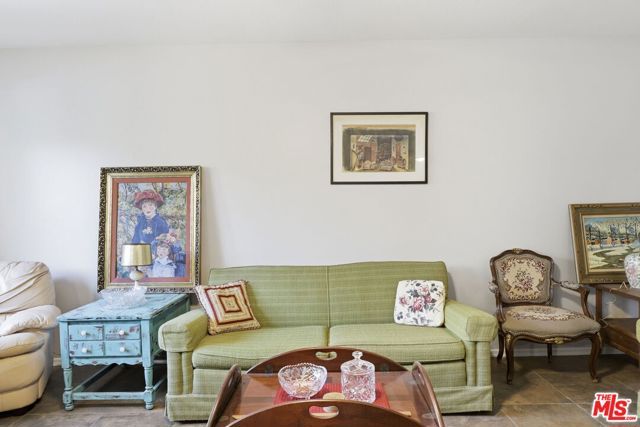 11813 Runnymede Street 30, North Hollywood (los Angeles), CA 91602