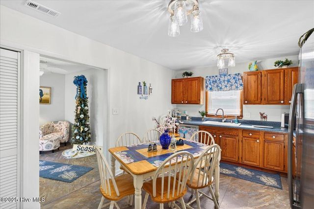 314 NE 39th Street, Oak Island, NC 28465