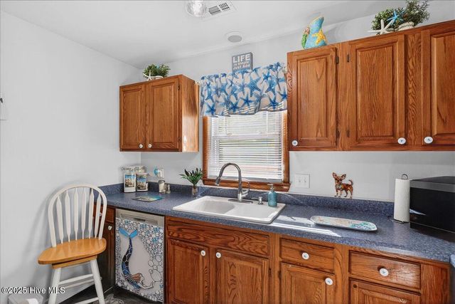 314 NE 39th Street, Oak Island, NC 28465