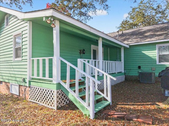 314 NE 39th Street, Oak Island, NC 28465