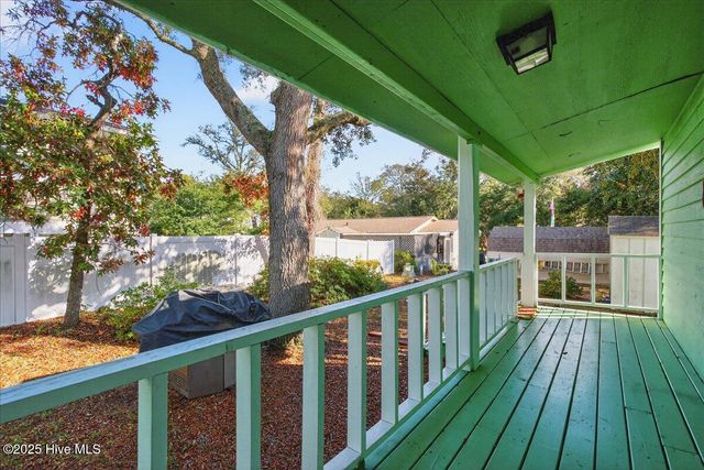 314 NE 39th Street, Oak Island, NC 28465