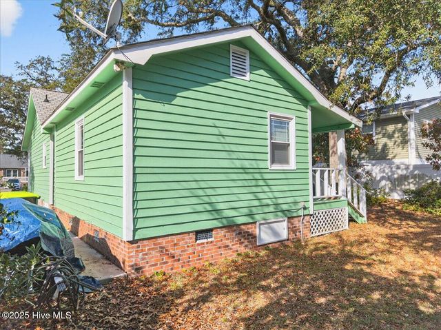 314 NE 39th Street, Oak Island, NC 28465
