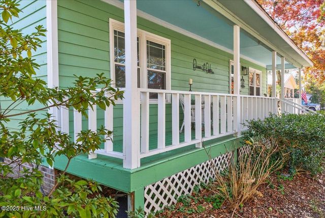 314 NE 39th Street, Oak Island, NC 28465