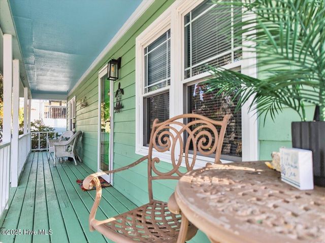 314 NE 39th Street, Oak Island, NC 28465