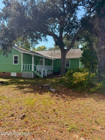 314 NE 39th Street, Oak Island, NC 28465